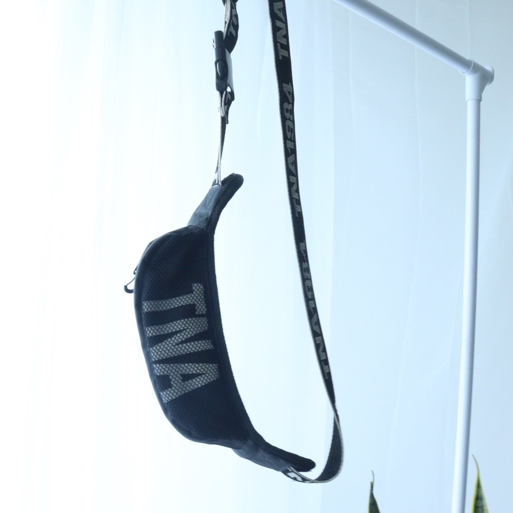 TNA REFLECTIVE FANNY PACK ⚡️